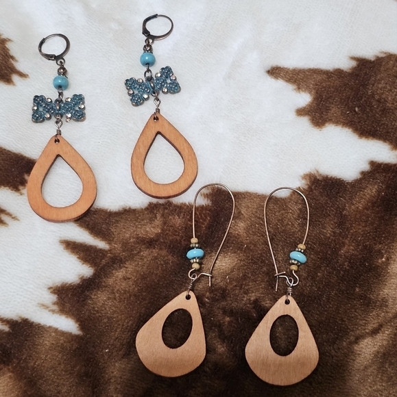 Minimalist Style Wood Dangle Earrings- New - Picture 1 of 3